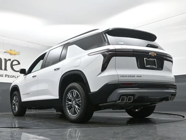 New 2027 Chevrolet Traverse LT w/ LPO, Floor Liner Package AWD/4WD image 5