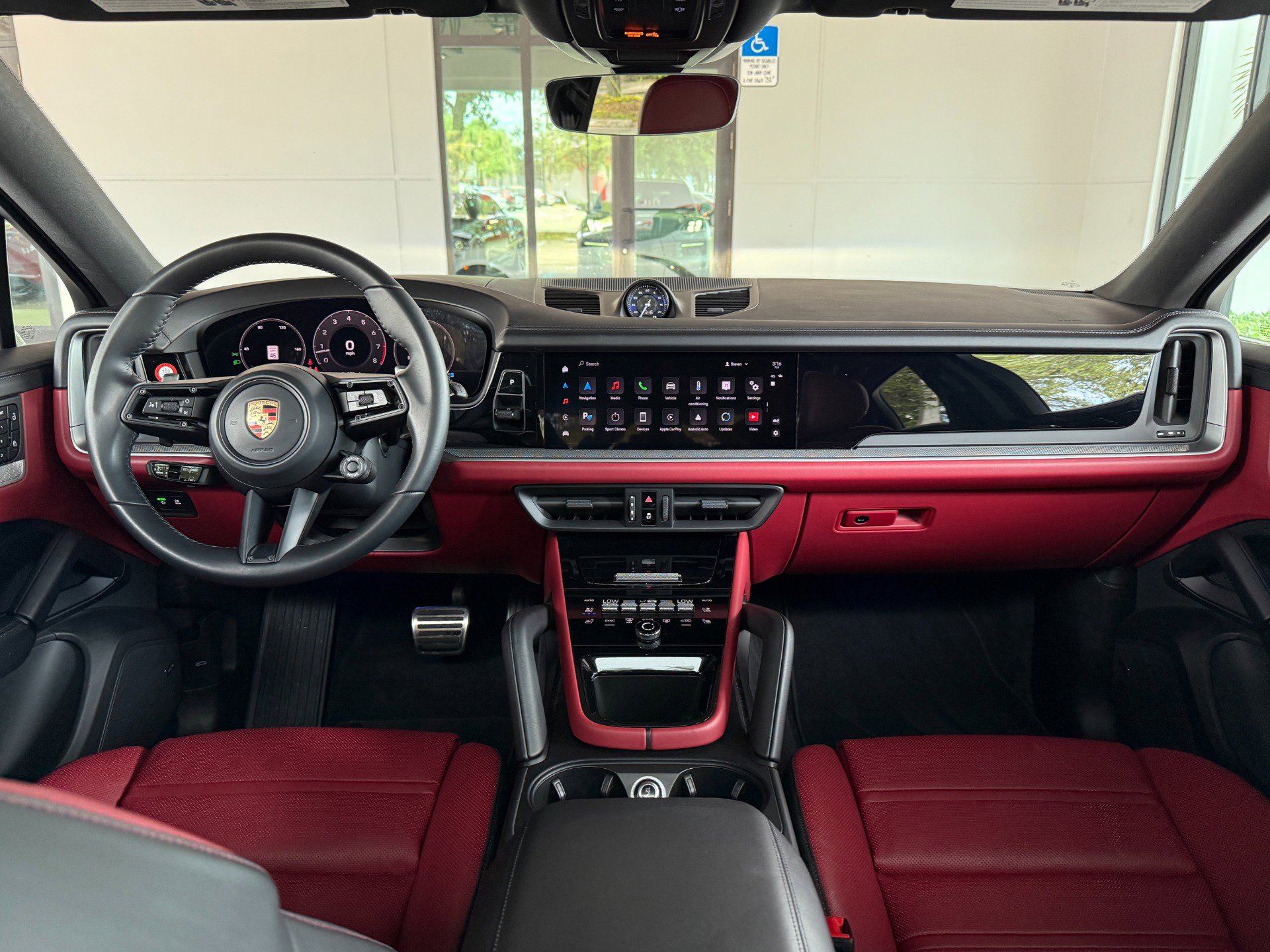 Used 2024 Porsche Cayenne S image 40