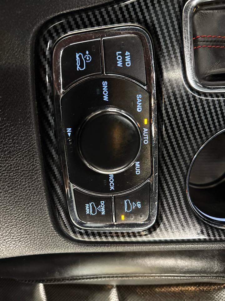 Used 2018 Jeep Grand Cherokee Trailhawk w/ Trailhawk Luxury Group AWD/4WD image 26