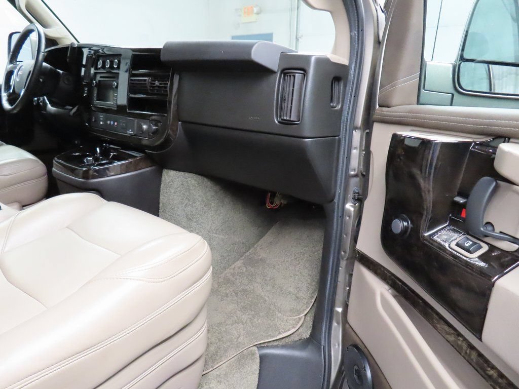 Used 2021 GMC Savana 2500 RWD image 26