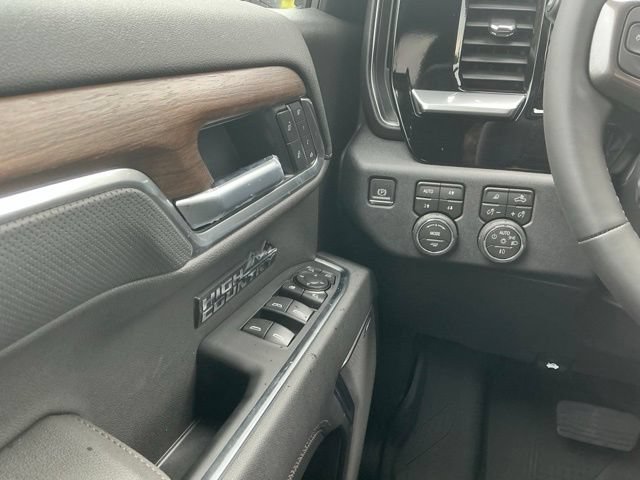 Used 2026 Chevrolet Silverado 1500 High Country w/ High Country Premium Package AWD/4WD image 25