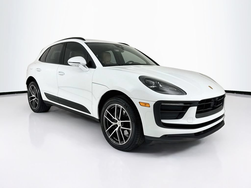 Certified 2025 Porsche Macan AWD/4WD image 7