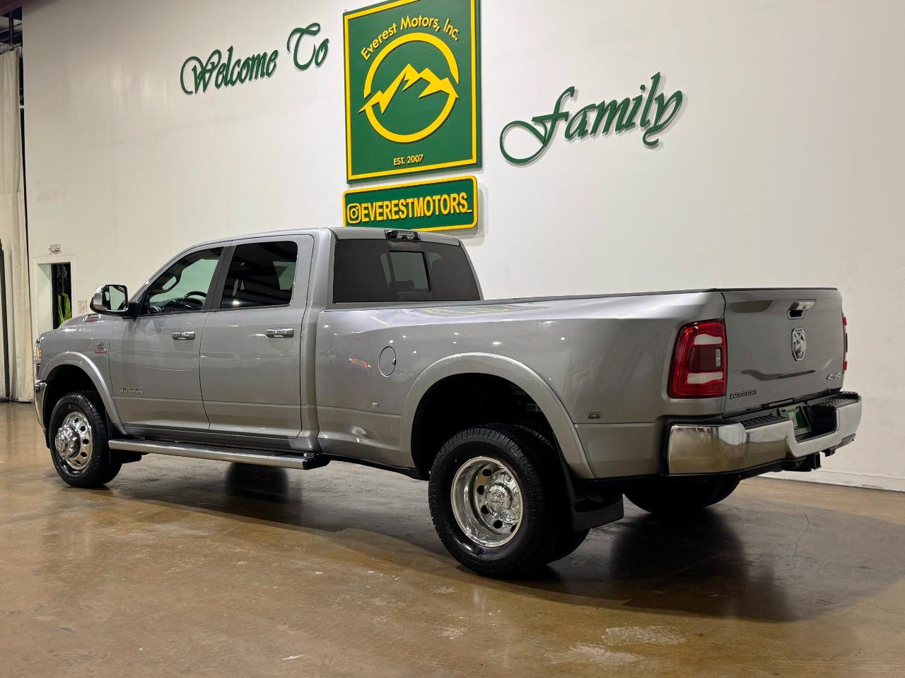 Used 2022 RAM 3500 Laramie AWD/4WD image 6