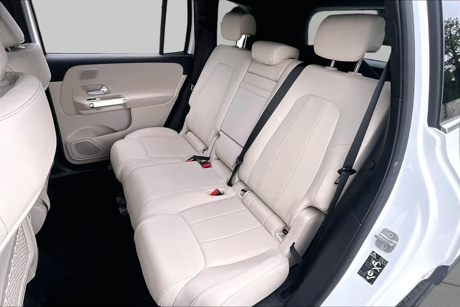 Used 2025 Mercedes-Benz GLB 250 4MATIC image 21