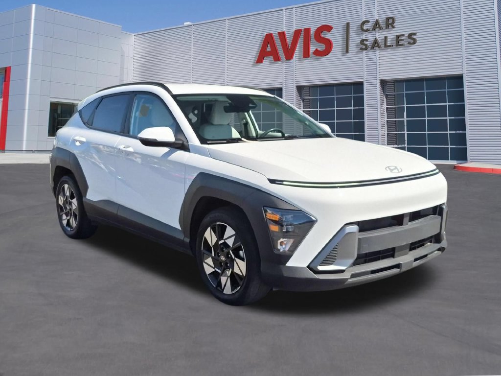 Used 2025 Hyundai Kona SEL FWD image 3