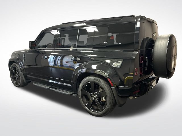 Used 2025 Land Rover Defender 110 X-Dynamic SE AWD/4WD image 3