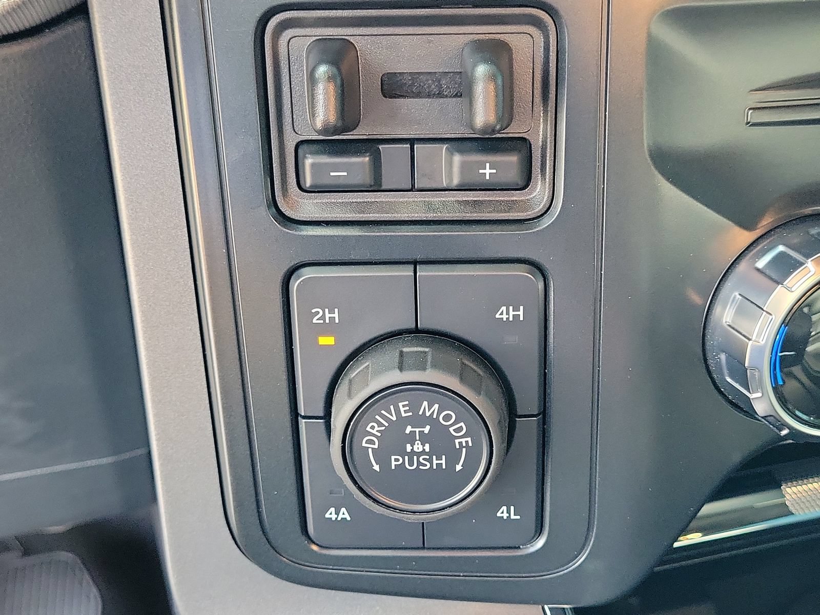 Used 2024 Ford F150 Lariat w/ Tow/Haul Package AWD/4WD image 25