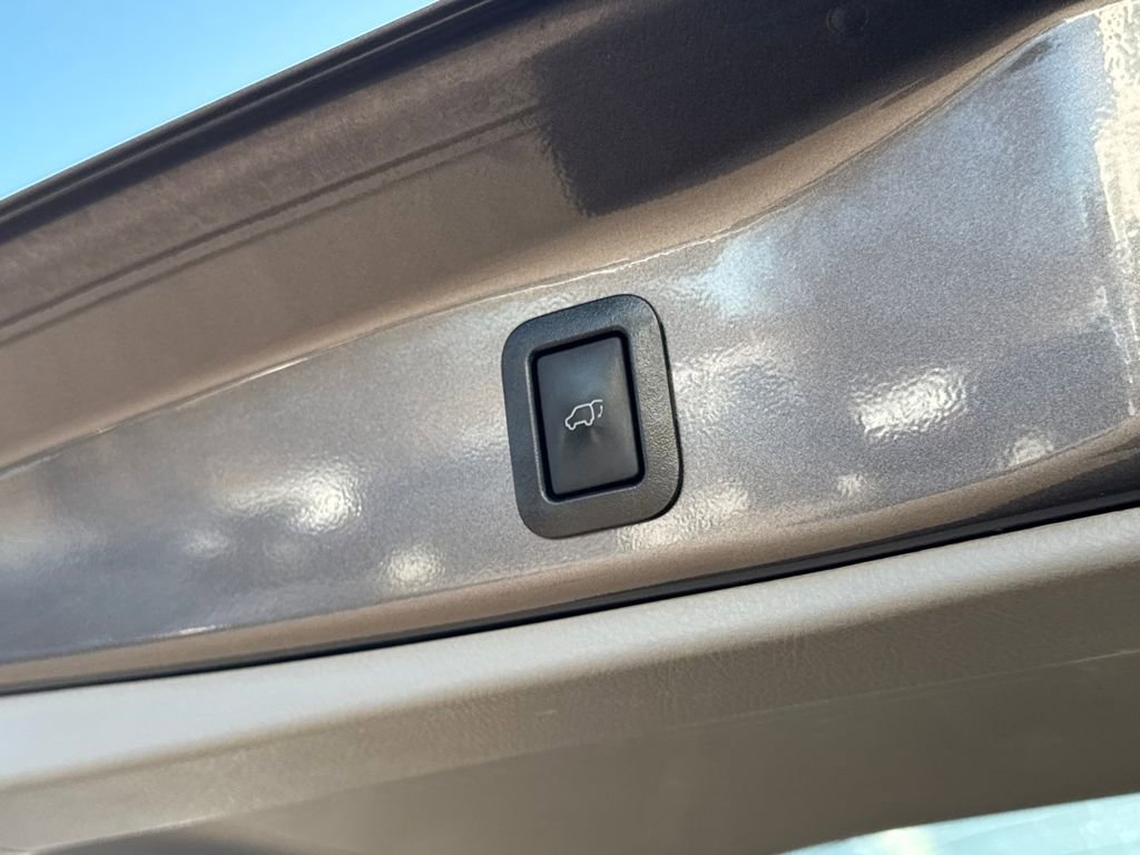 Used 2018 Toyota Highlander XLE image 9