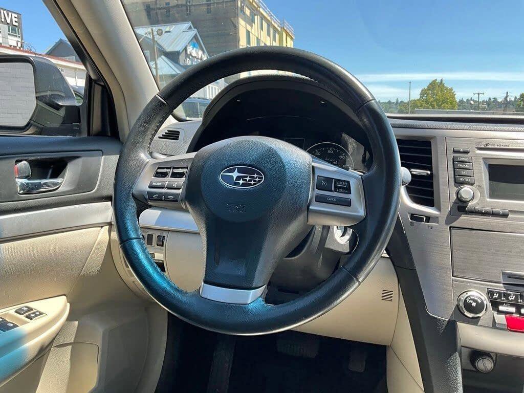 Used 2014 Subaru Outback 2.5i Premium AWD/4WD image 19