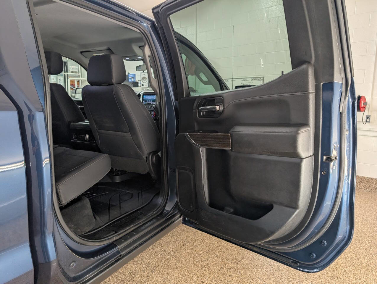 Used 2019 Chevrolet Silverado 1500 LT Trail Boss AWD/4WD image 14