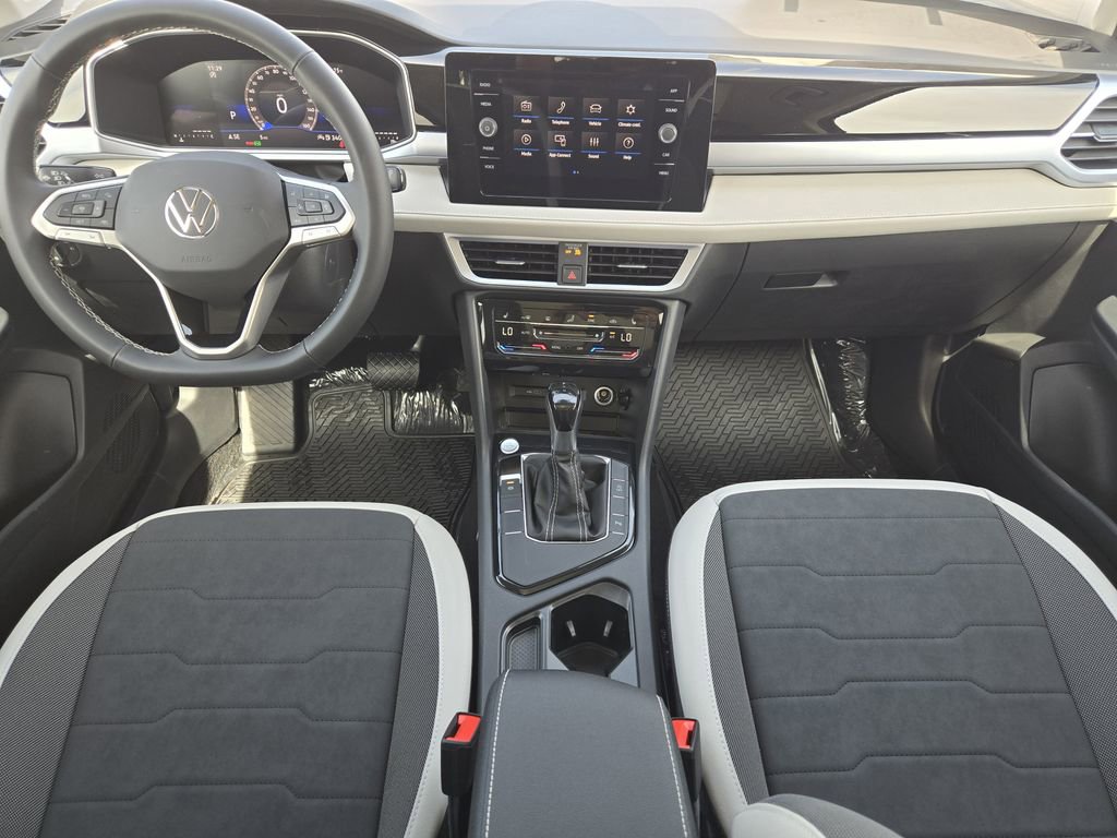 New 2026 Volkswagen Taos SE FWD image 21
