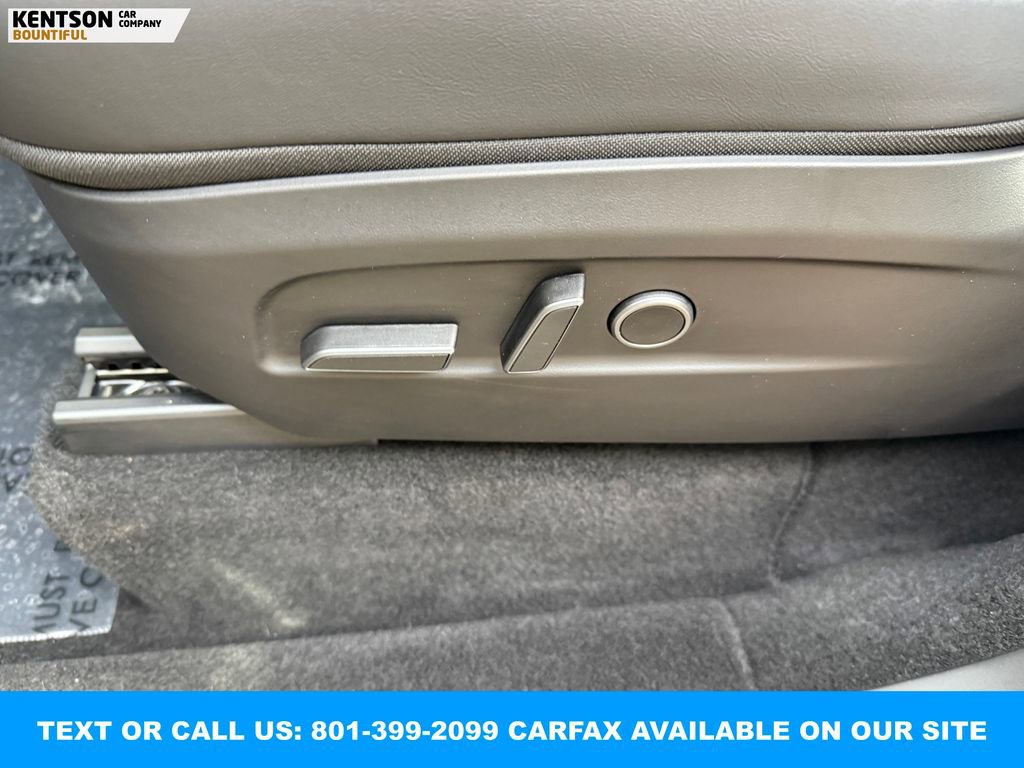 Used 2026 Tesla Model Y Long Range image 32