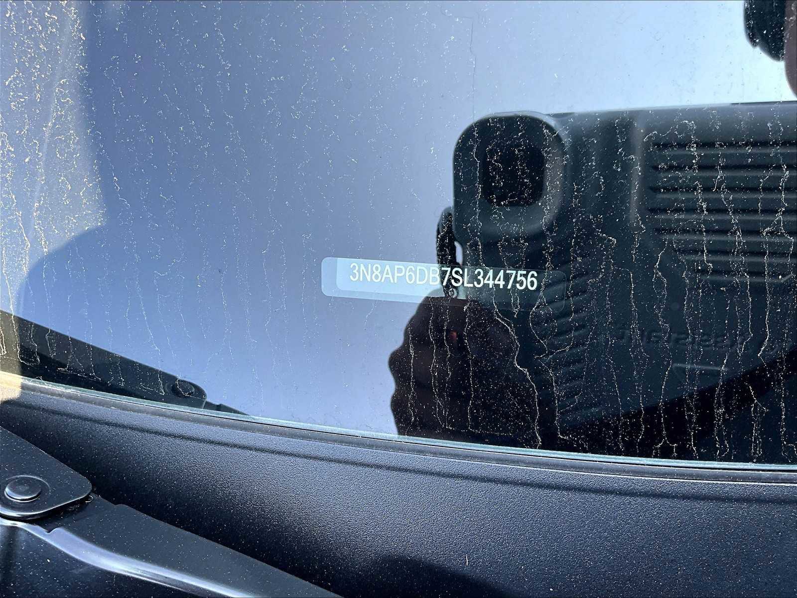 New 2025 Nissan Kicks SR image 17