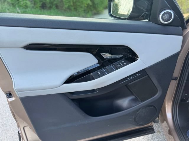 Certified 2024 Land Rover Range Rover Evoque Dynamic SE AWD/4WD image 9