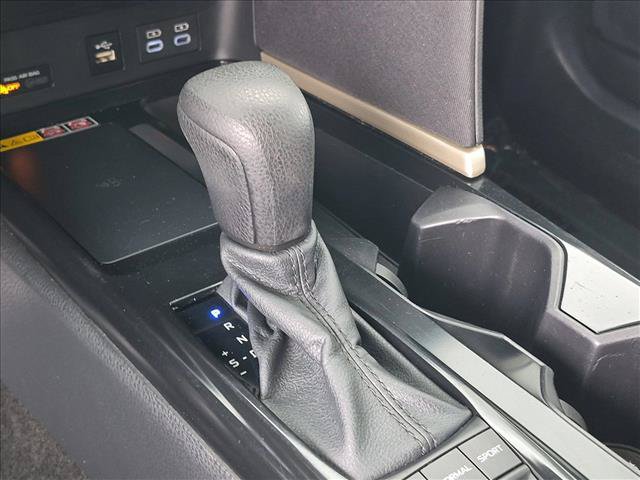 Used 2025 Toyota Camry LE FWD image 12