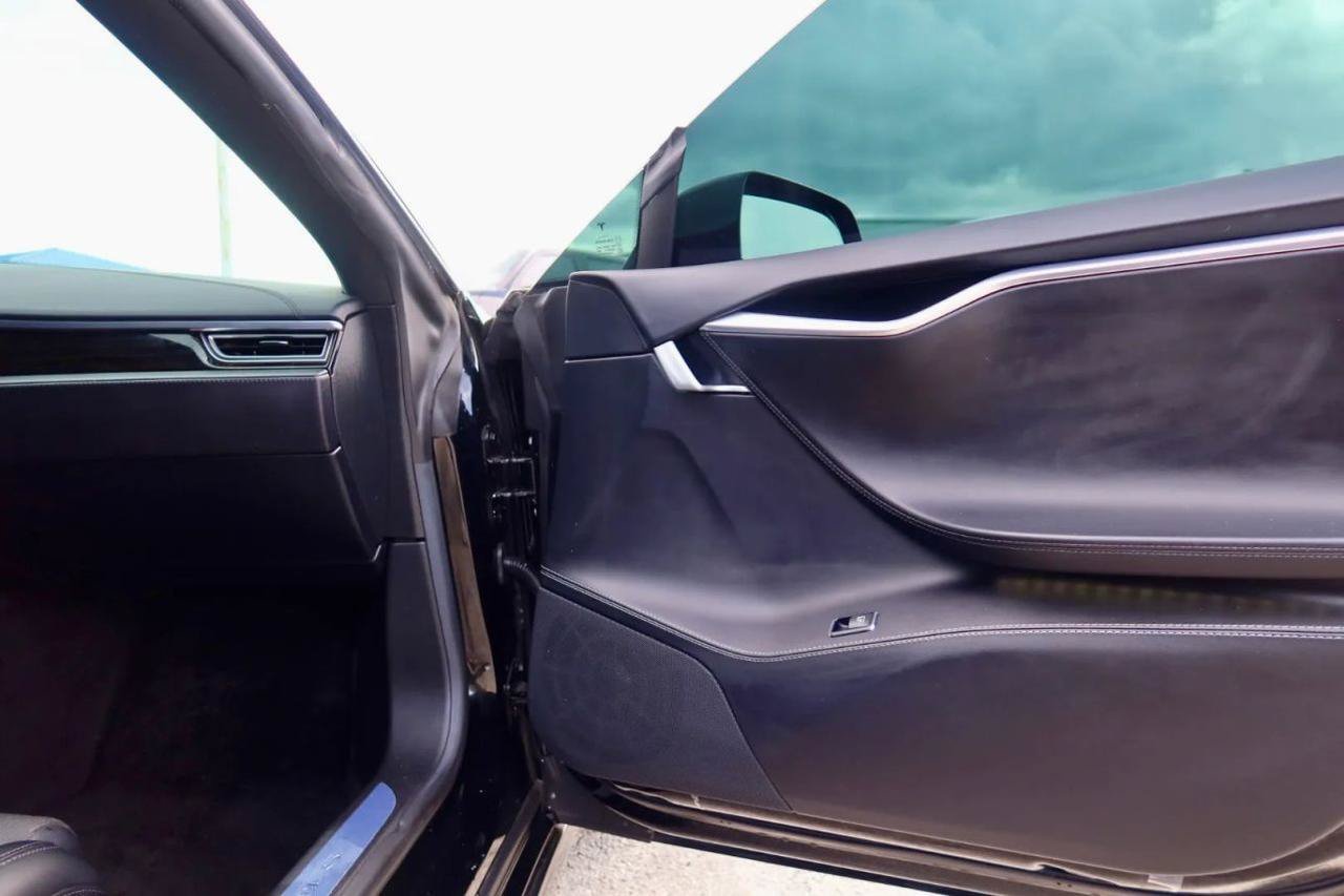 Used 2018 Tesla Model S 75D AWD/4WD image 18