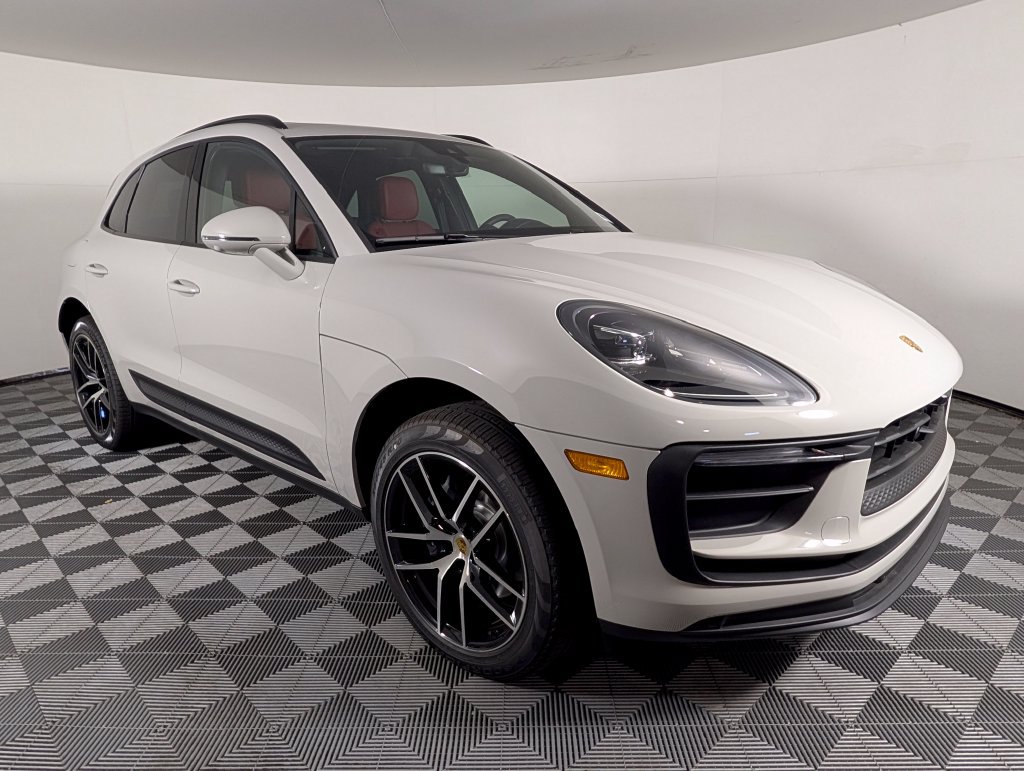 New 2026 Porsche Macan AWD/4WD image 9
