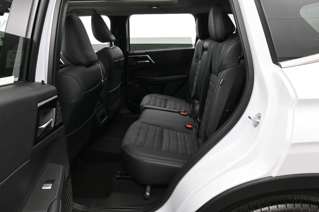 New 2026 Mitsubishi Outlander SE FWD image 34