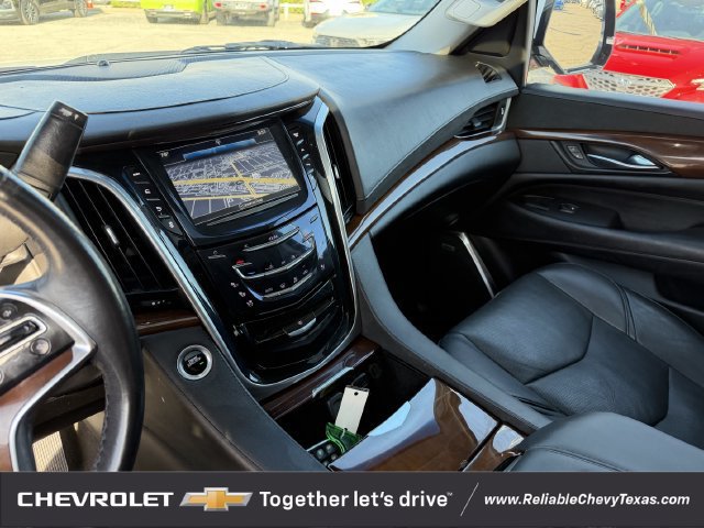 Used 2019 Cadillac Escalade ESV Premium Luxury AWD/4WD image 18