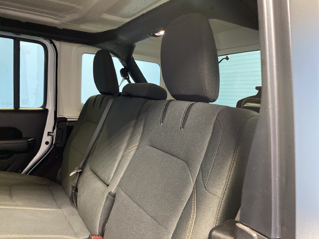 Used 2024 Jeep Wrangler Unlimited w/ Convenience Group AWD/4WD image 26