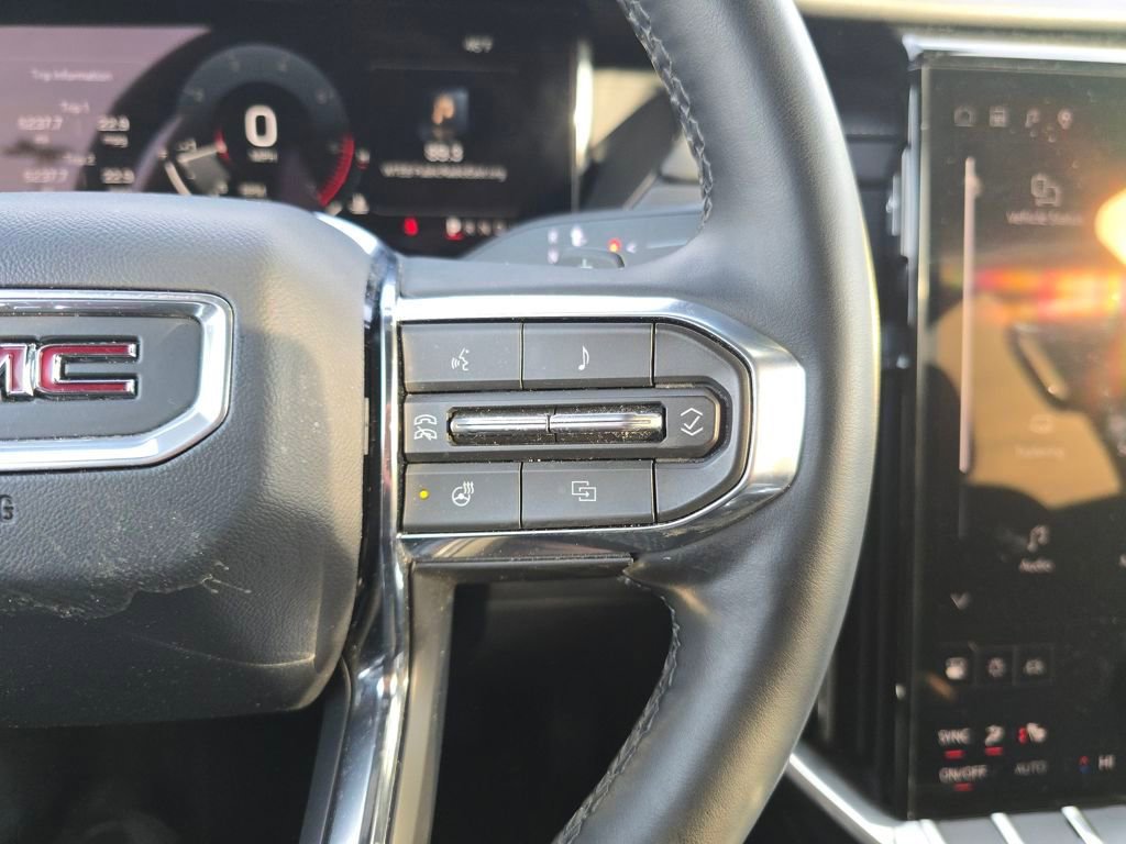 Used 2025 GMC Acadia Elevation image 15