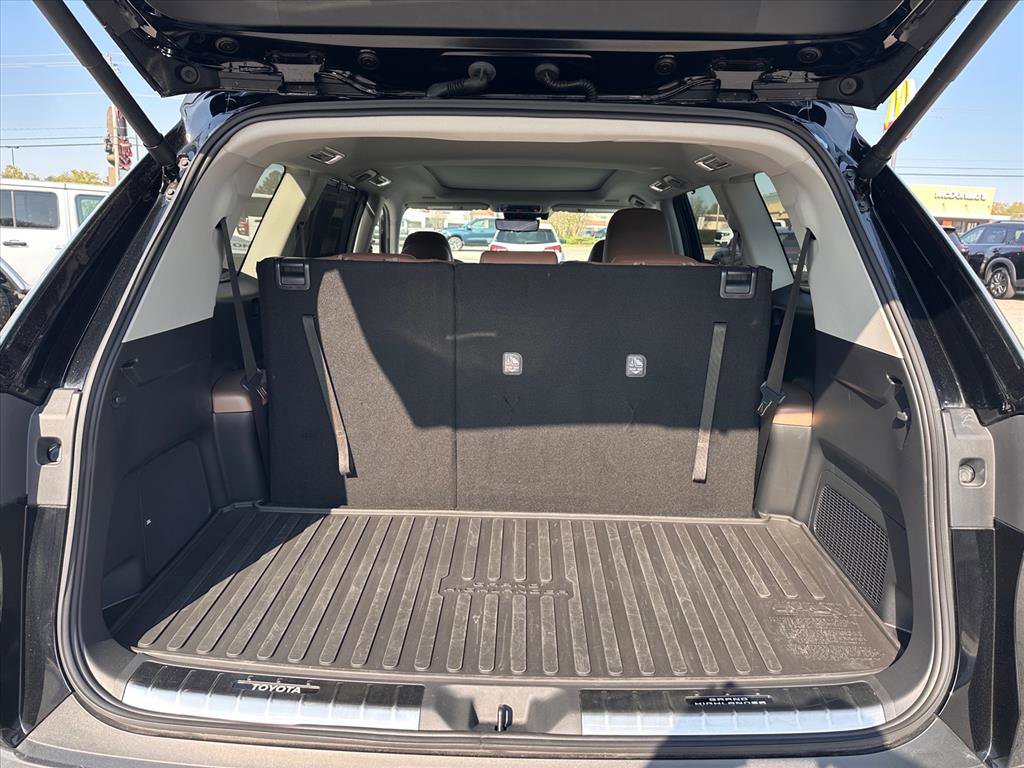 Used 2025 Toyota Grand Highlander Platinum image 29