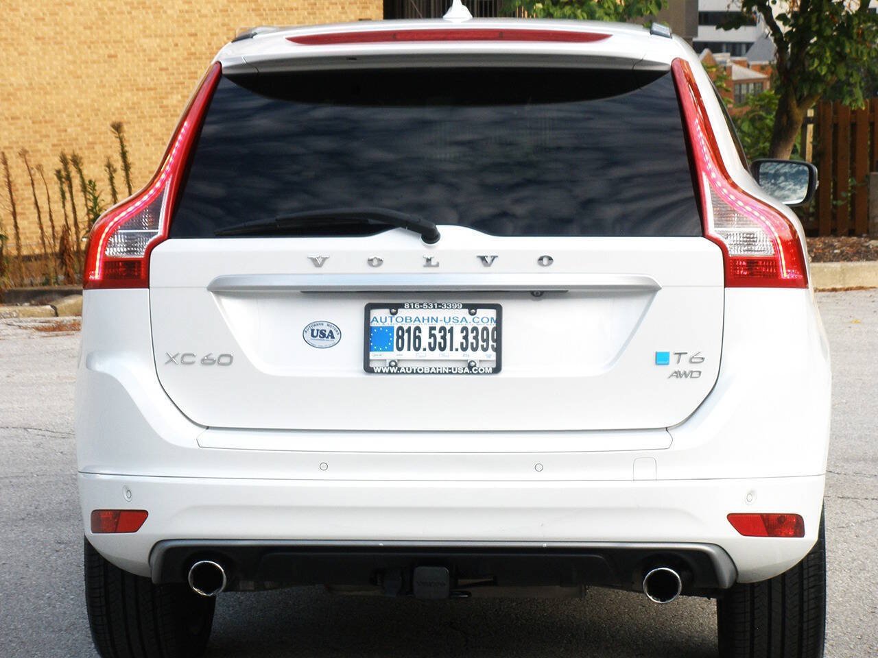 Used 2015 Volvo XC60 T6 R-Design Platinum AWD/4WD image 17