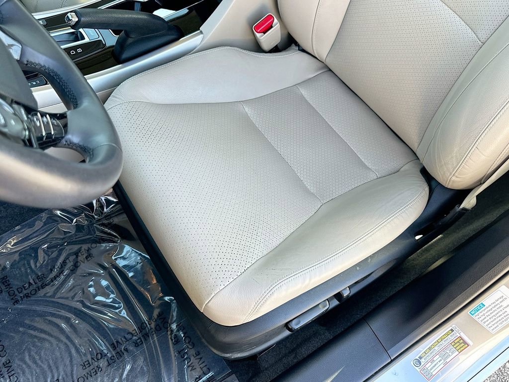 Used 2017 Honda Accord Touring image 19