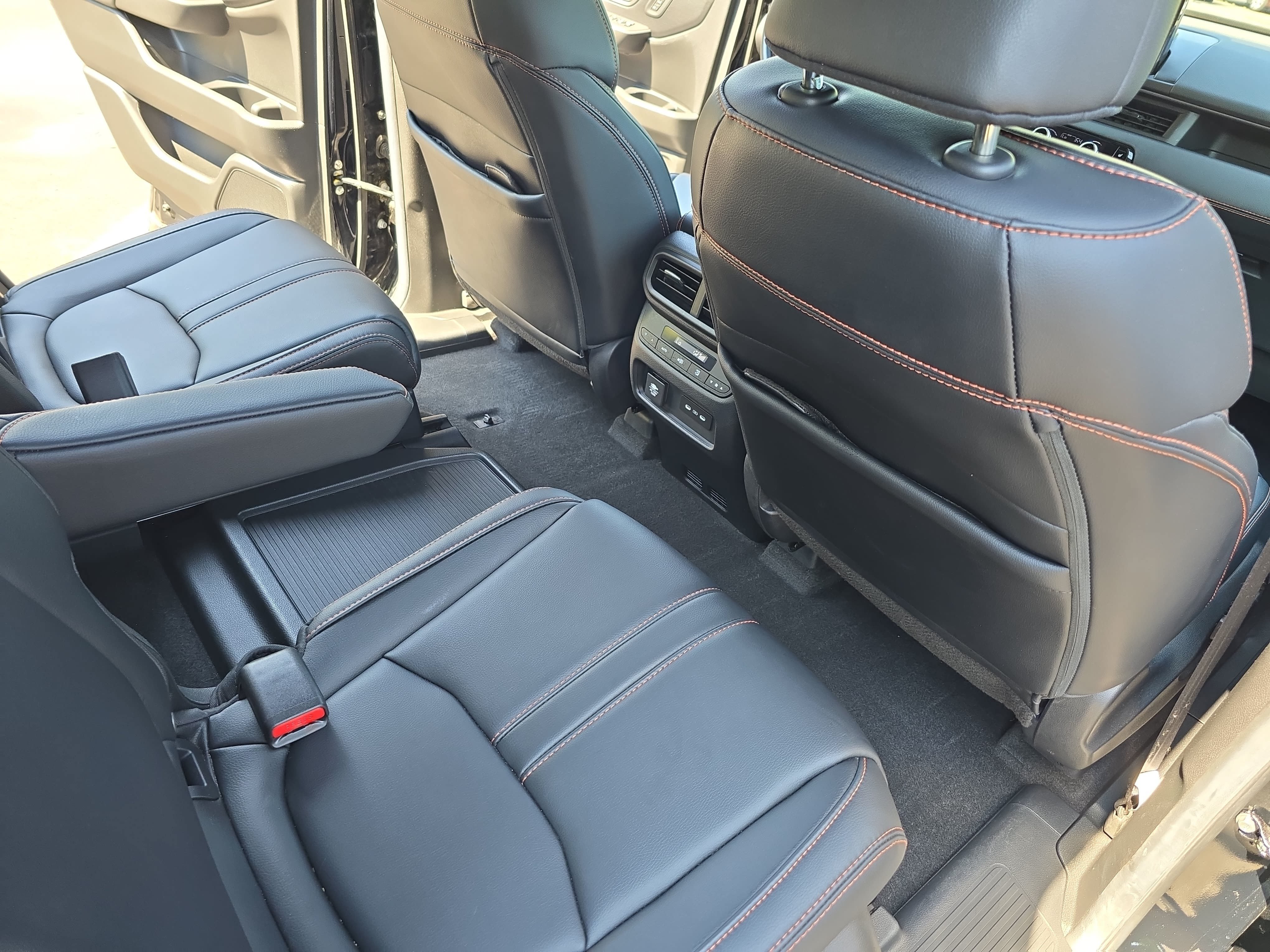 Certified 2025 Honda Pilot TrailSport image 11