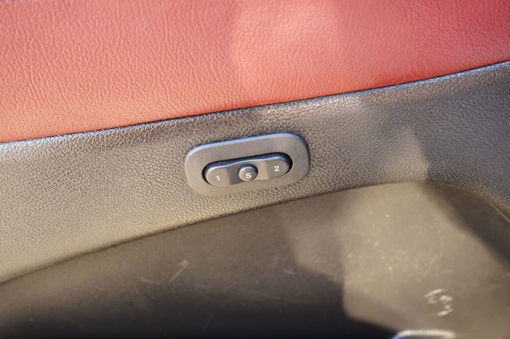 Used 2018 Jeep Grand Cherokee SRT image 15