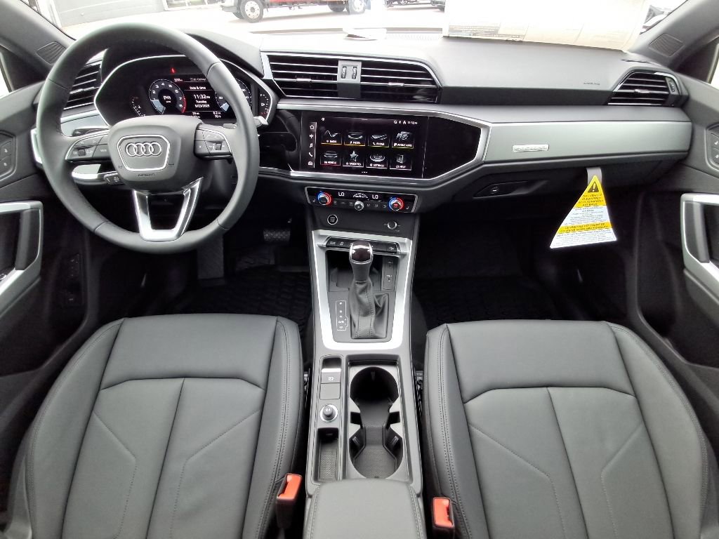 New 2025 Audi Q3 2.0T Premium image 24