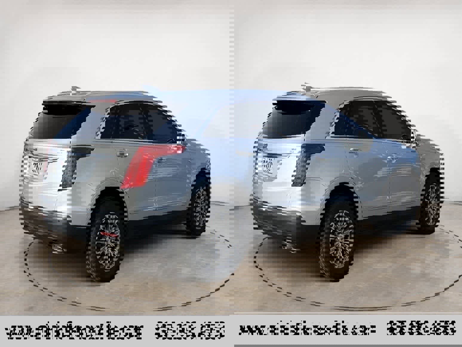 Used 2017 Cadillac XT5 Luxury w/ Driver Awareness Package image 3