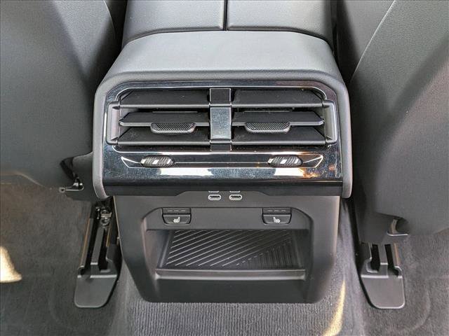 Used 2025 BMW i5 eDrive40i w/ Premium Package RWD image 18