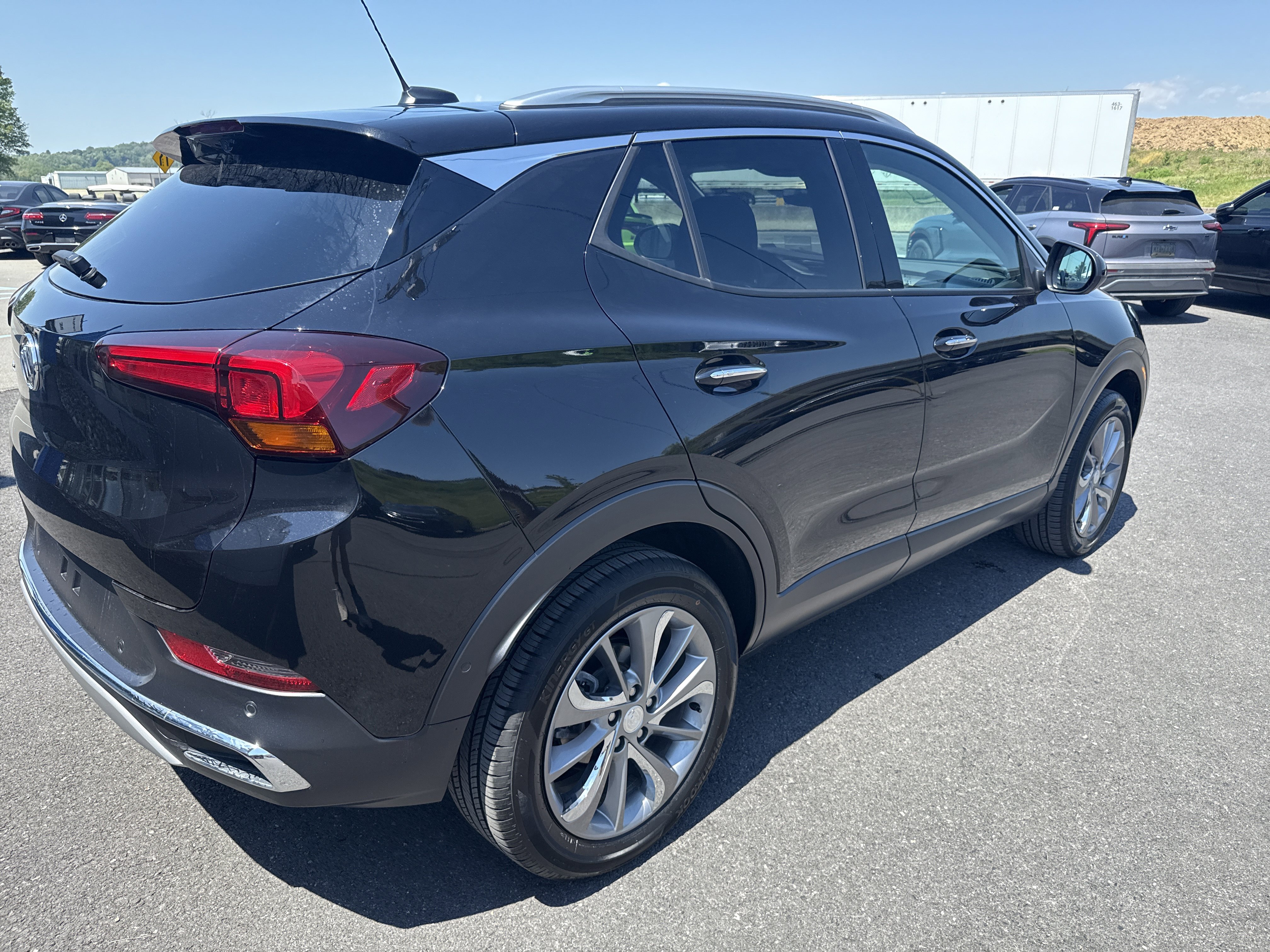 Used 2023 Buick Encore GX Essence w/ Advanced Technology Package AWD/4WD video 3