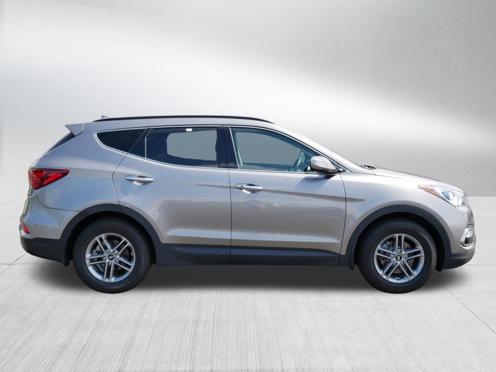 Used 2017 Hyundai Santa Fe Sport w/ 2.4L Tech Package 04 AWD/4WD image 8