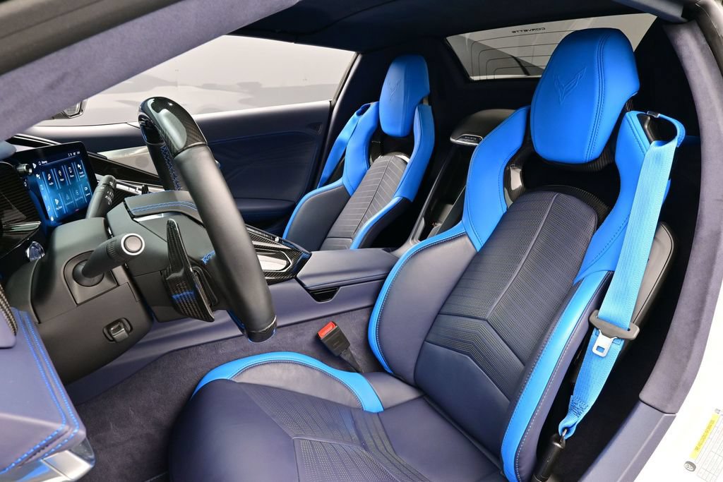 Used 2024 Chevrolet Corvette Z06 RWD image 5