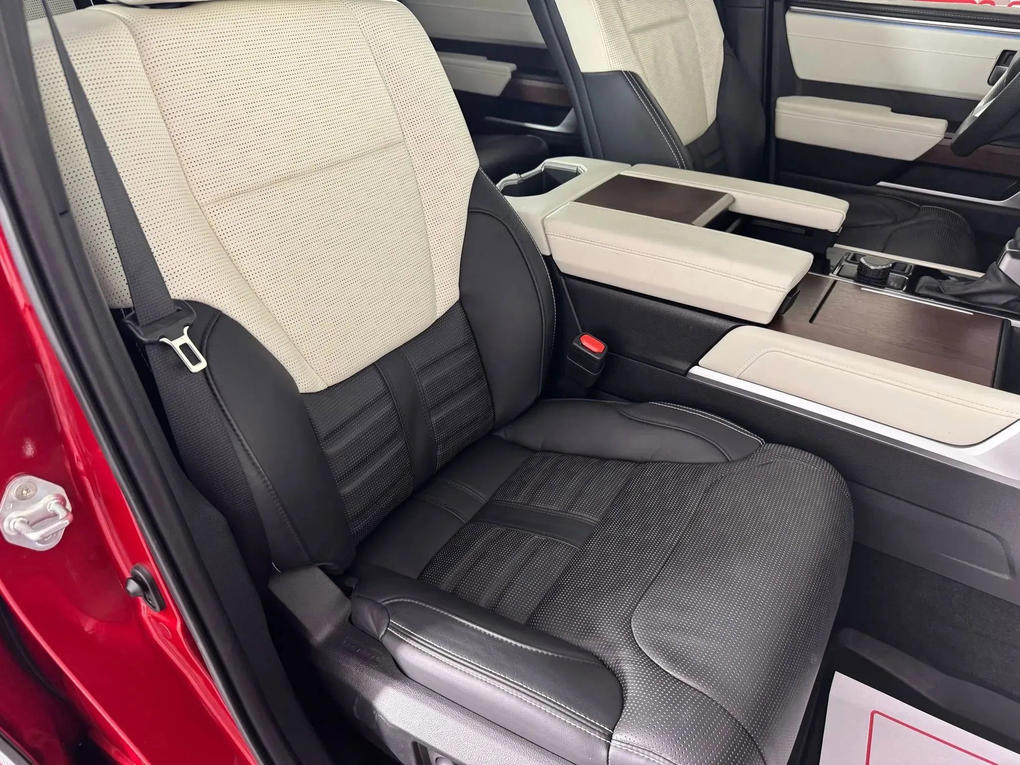 Used 2023 Toyota Sequoia Capstone image 37