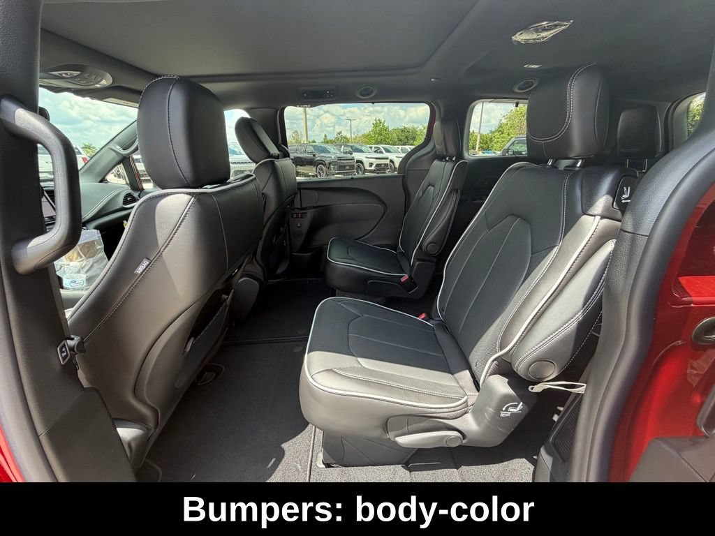 New 2027 Chrysler Pacifica Limited FWD image 27