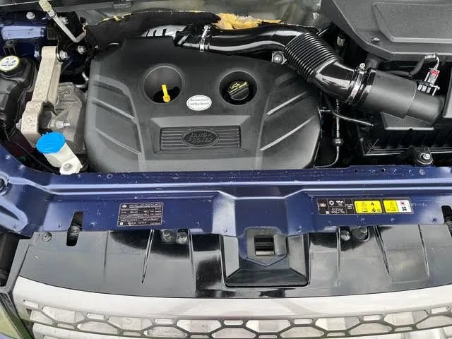 Used 2016 Land Rover Discovery Sport SE AWD/4WD image 27