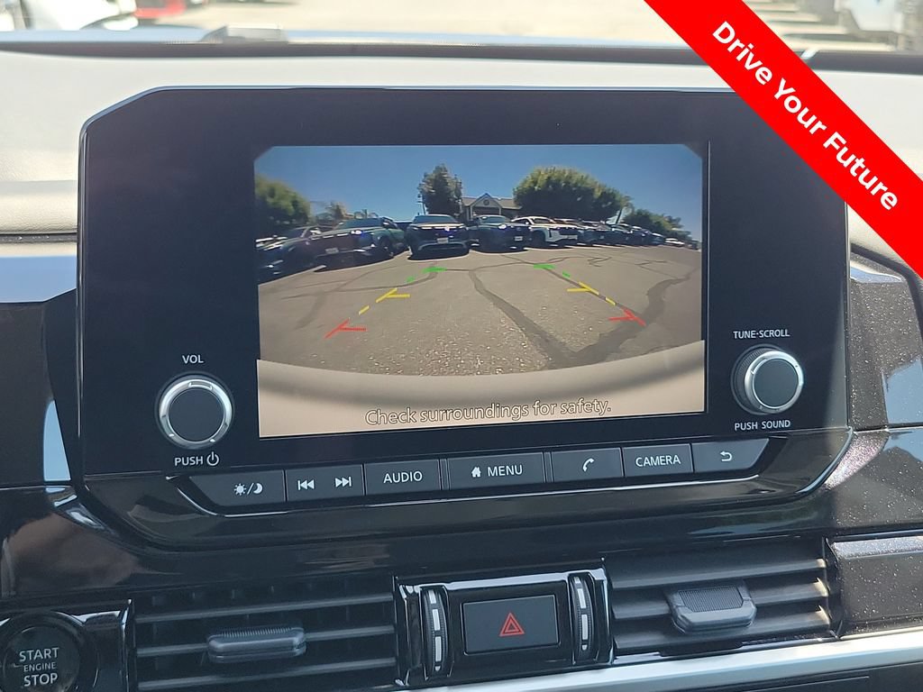 Certified 2025 Nissan Pathfinder SV FWD image 12