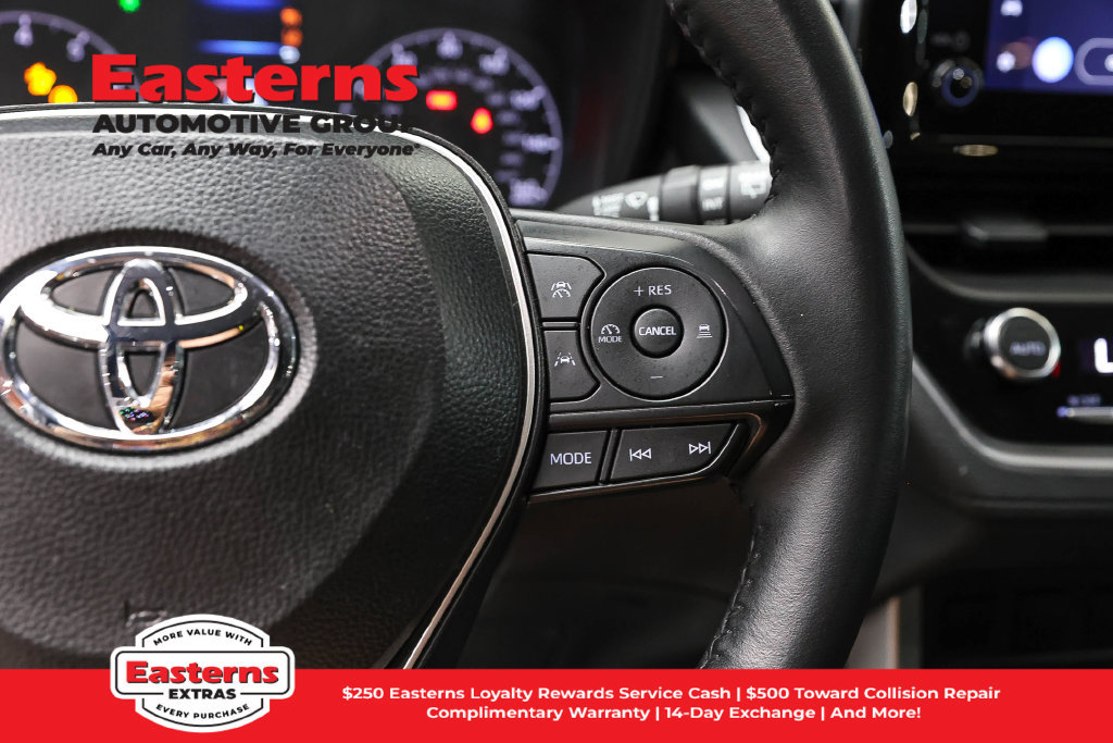 Used 2025 Toyota Corolla Cross LE FWD image 16
