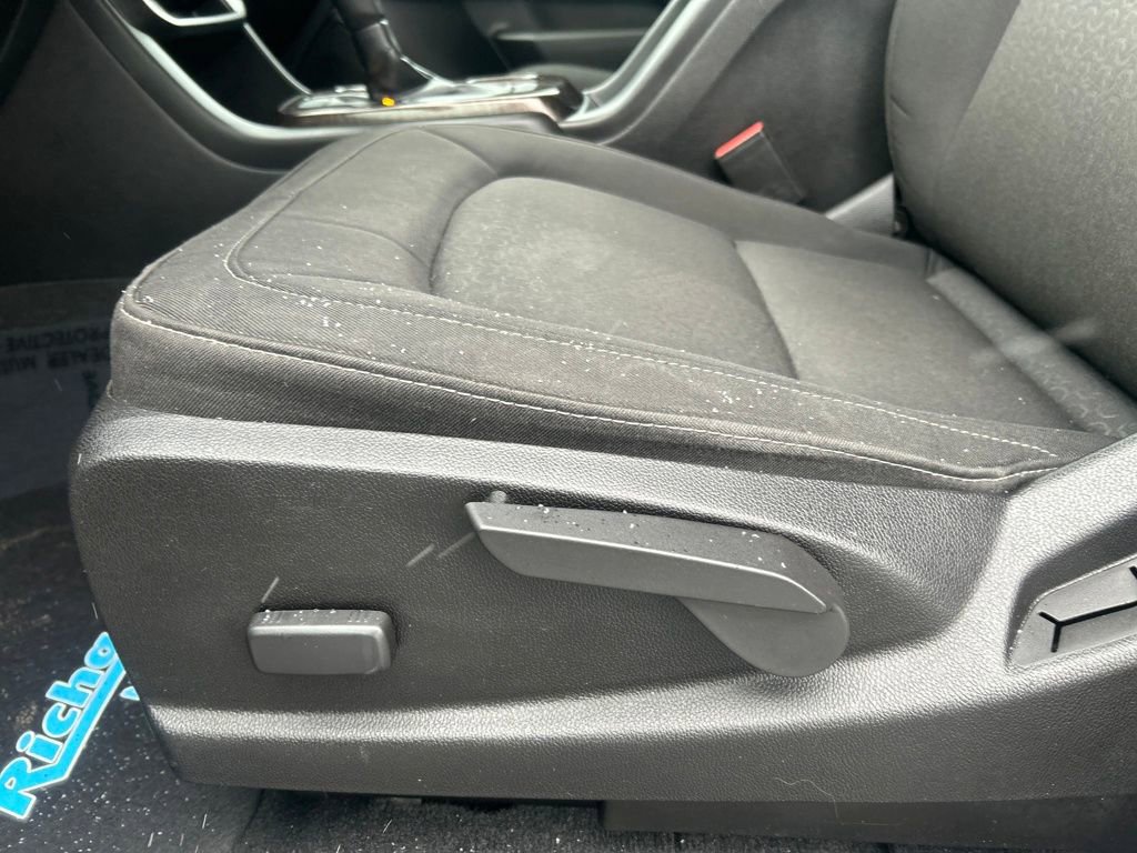 Used 2021 GMC Canyon Elevation image 18