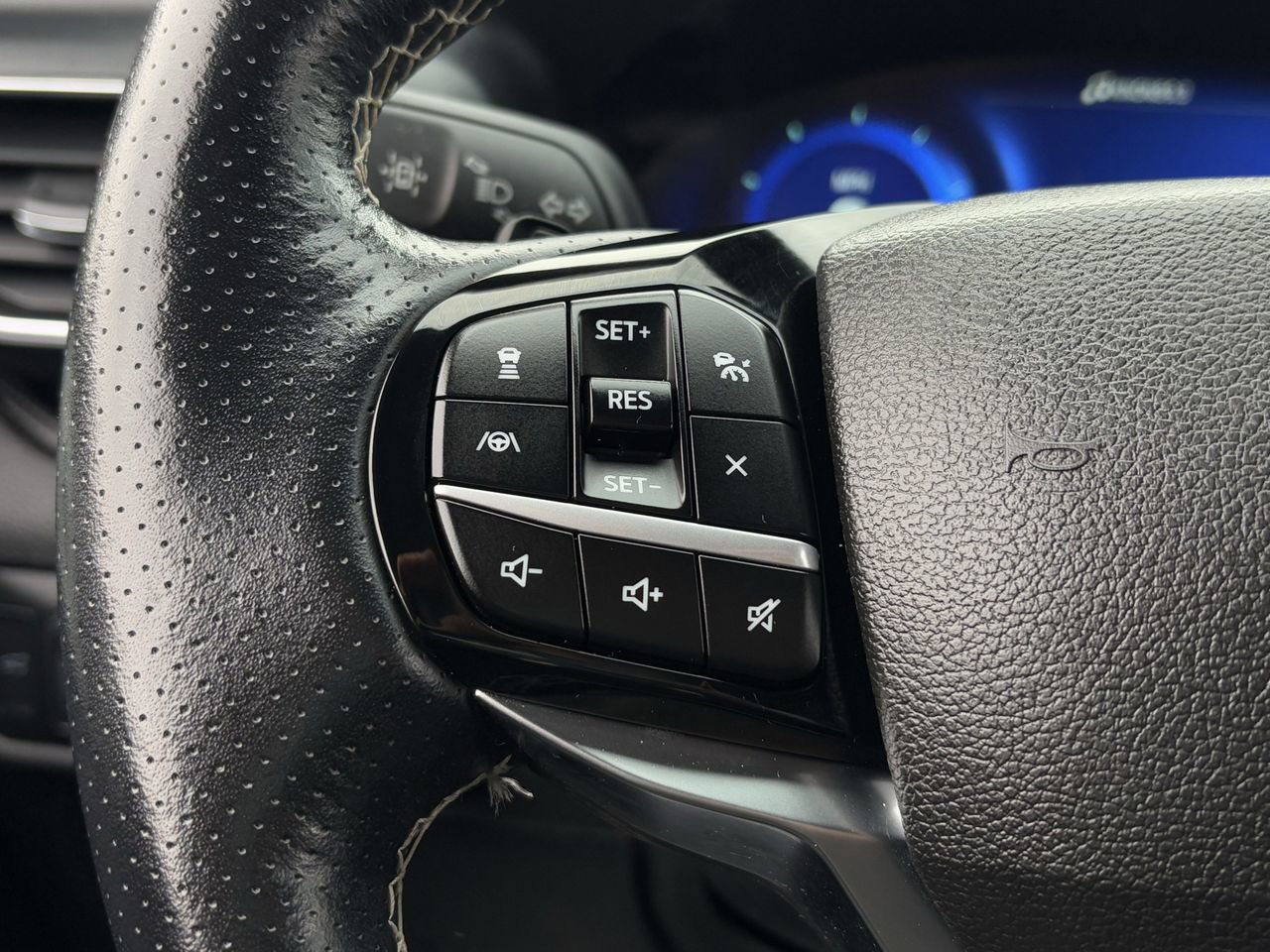 Used 2022 Ford Explorer ST w/ Equipment Group 401A image 14