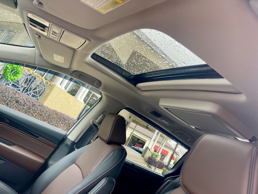 Used 2025 Honda Odyssey Elite image 17