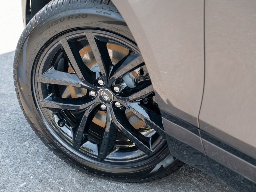 New 2026 Land Rover Range Rover Velar Dynamic SE image 9