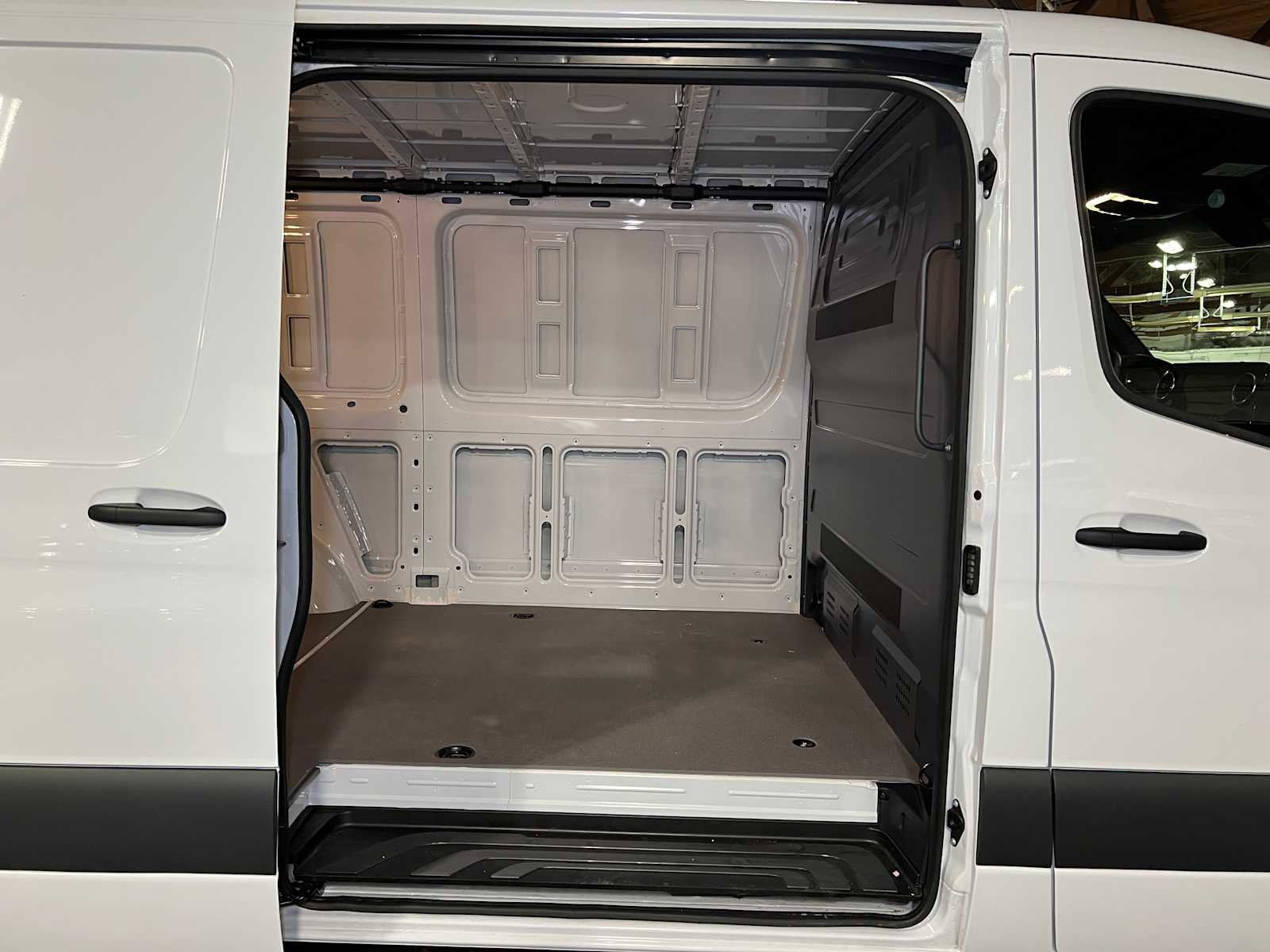 Used 2025 Mercedes-Benz Sprinter 2500 image 12