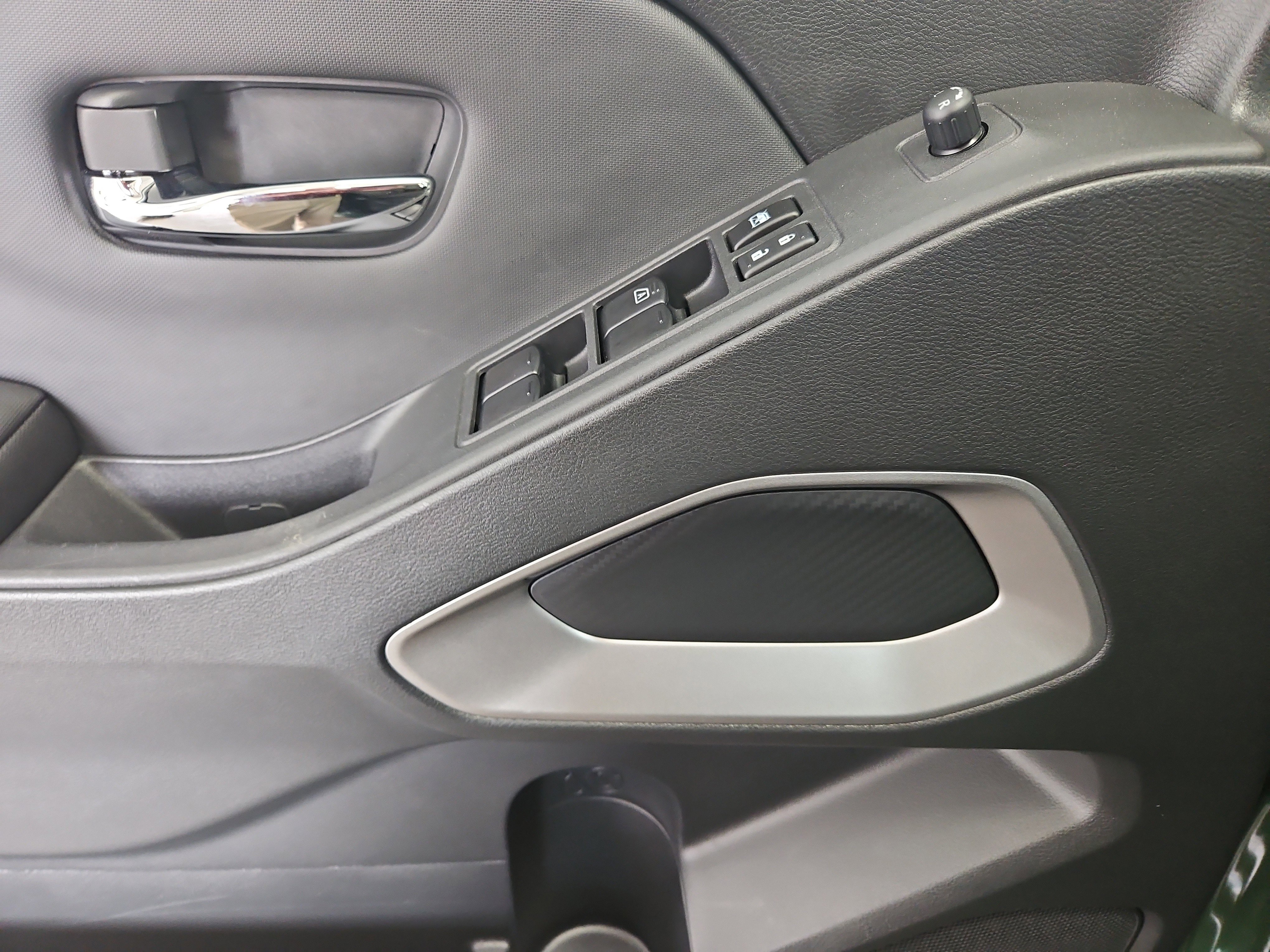 Used 2024 Nissan Frontier SV w/ SV Convenience Package image 7