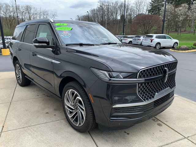 Certified 2025 Lincoln Navigator Reserve image 9