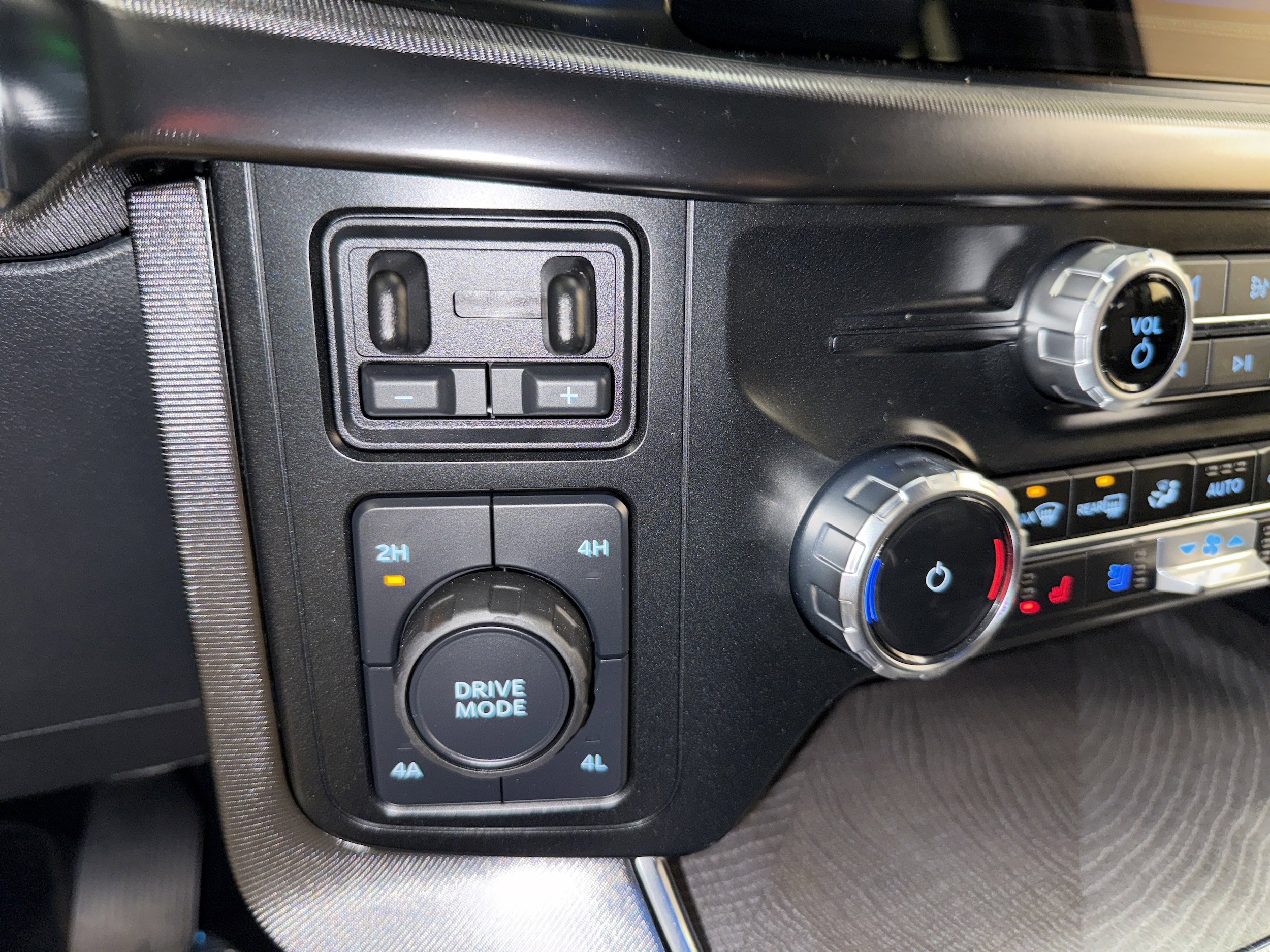 Used 2023 Ford F150 Platinum AWD/4WD image 35