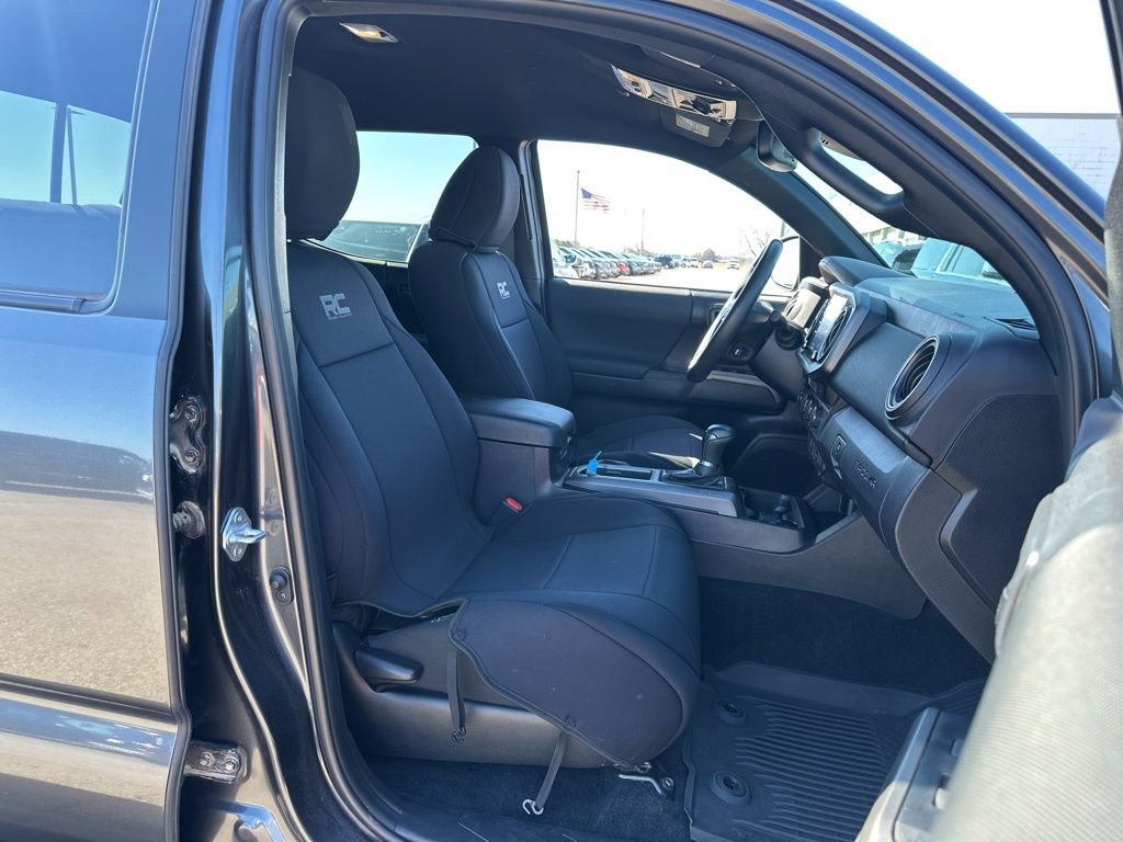 Used 2023 Toyota Tacoma TRD Off-Road w/ Advanced Technology Package image 28